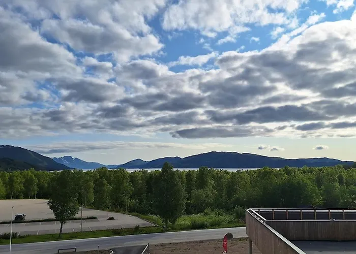 Helt Ny Sentral 2-roms I Dyroy Lägenhet Brostadbotn