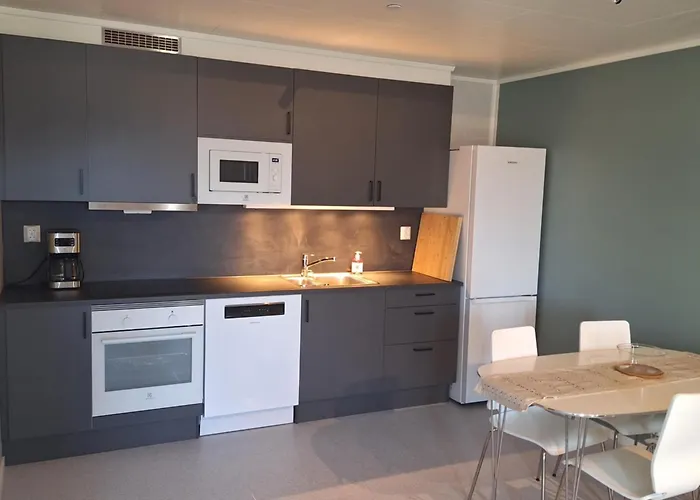 Helt Ny Sentral 2-roms I Dyroy Lägenhet Brostadbotn